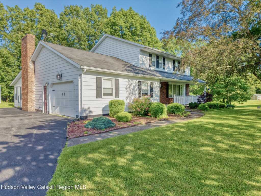 135 Hilltop Road, Saugerties, NY 12477