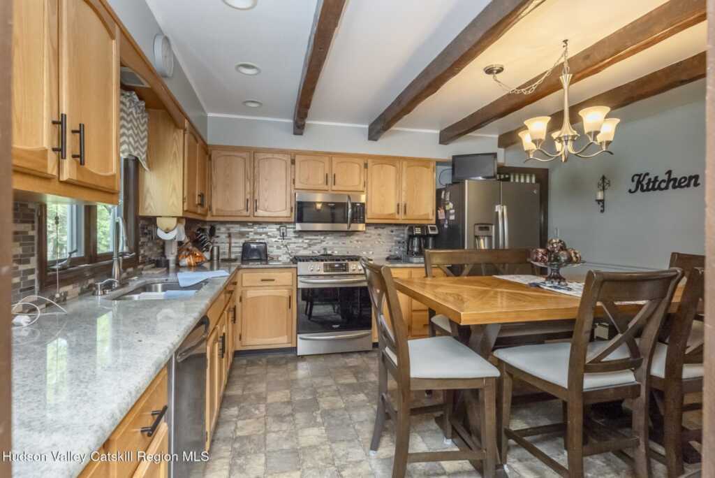 135 Hilltop Road, Saugerties, NY 12477 - Photo 14 of 49