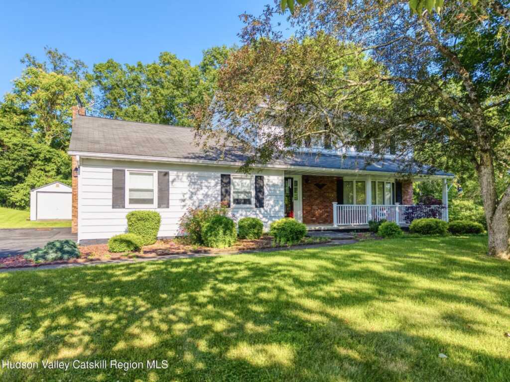 135 Hilltop Road, Saugerties, NY 12477 - Photo 2 of 49