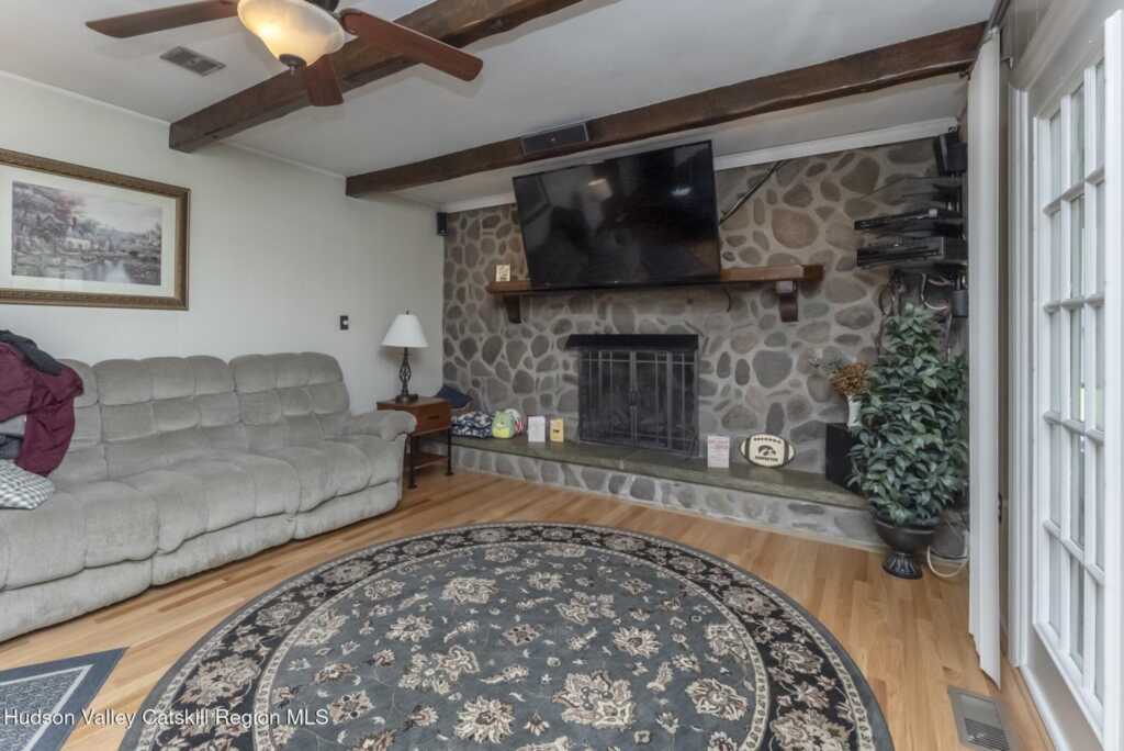135 Hilltop Road, Saugerties, NY 12477 - Photo 22 of 49
