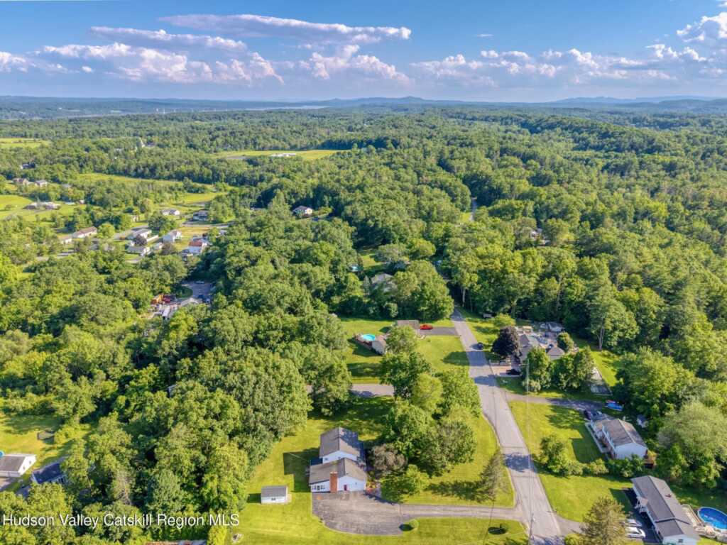 135 Hilltop Road, Saugerties, NY 12477 - Photo 46 of 49