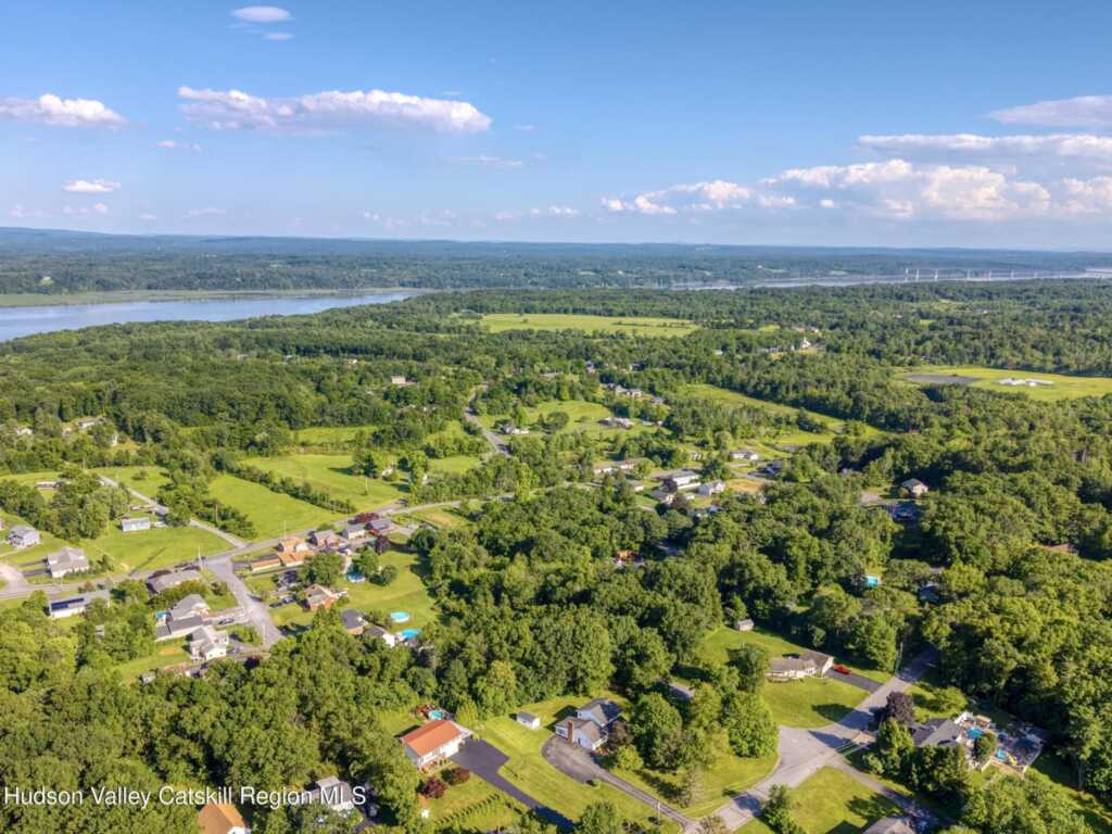 135 Hilltop Road, Saugerties, NY 12477 - Photo 47 of 49