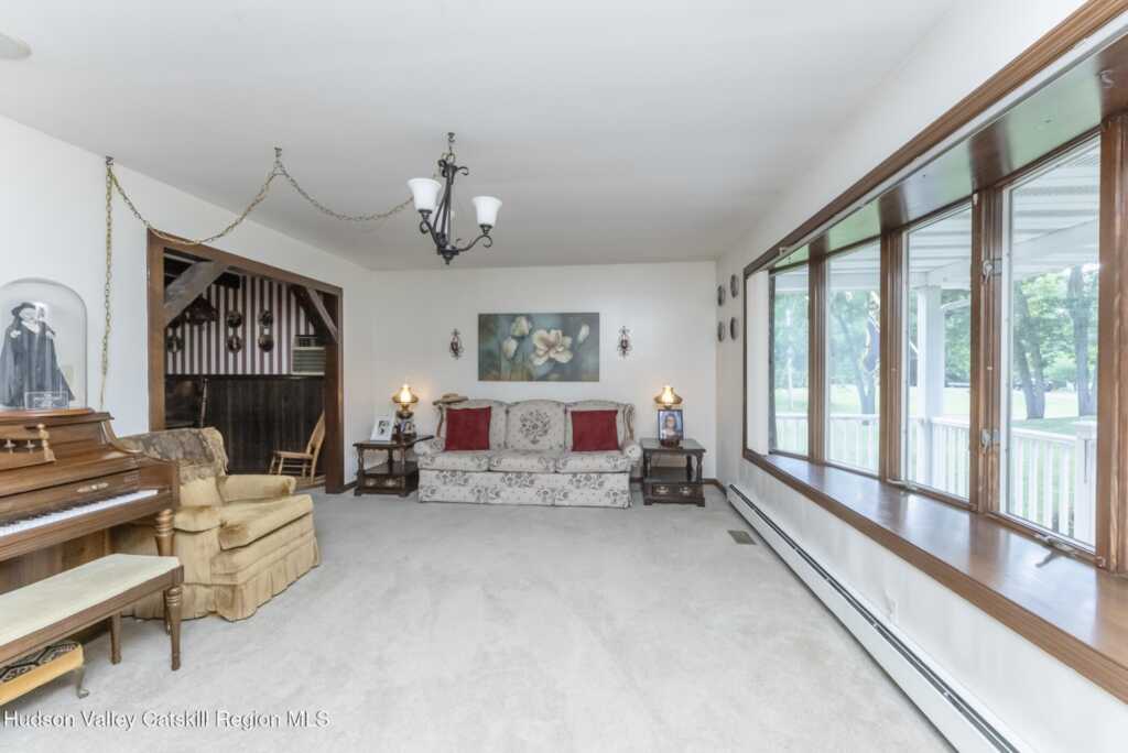 135 Hilltop Road, Saugerties, NY 12477 - Photo 7 of 49