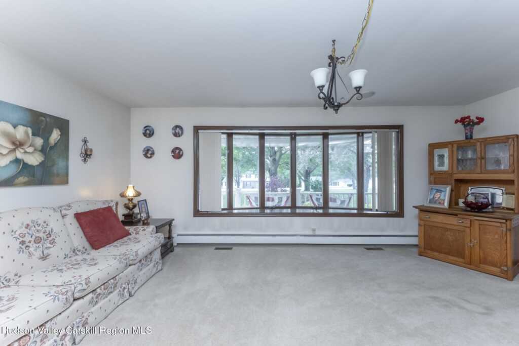 135 Hilltop Road, Saugerties, NY 12477 - Photo 9 of 49
