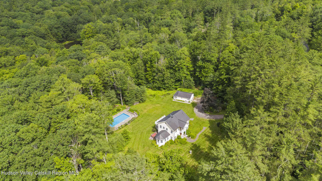 11 Grogkill Rd Road, Woodstock, NY 12498