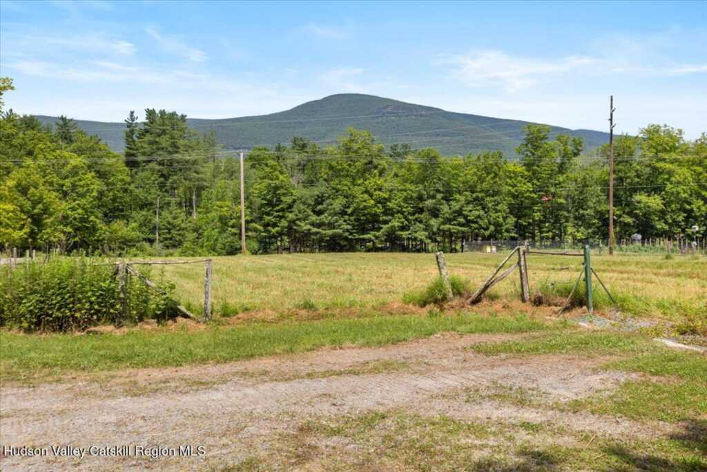 71 Wegebauer Road, Saugerties, NY 12477 - Photo 3 of 30