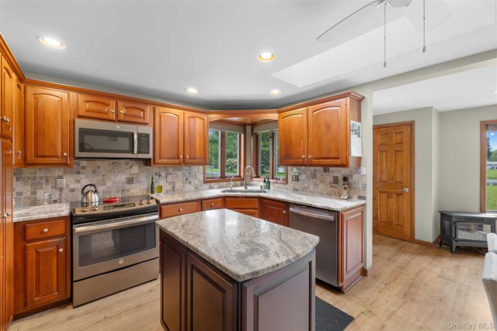 11 Brouck Ferris Boulevard, New Paltz, NY 12561 - Photo 6 of 39