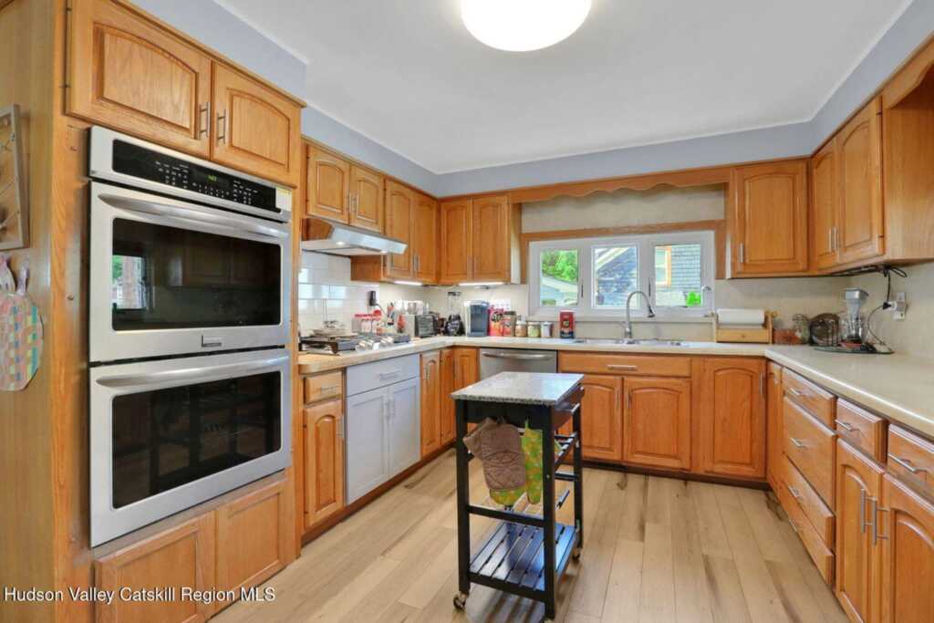 189 Fairview Avenue, Kingston, NY 12401 - Photo 11 of 23