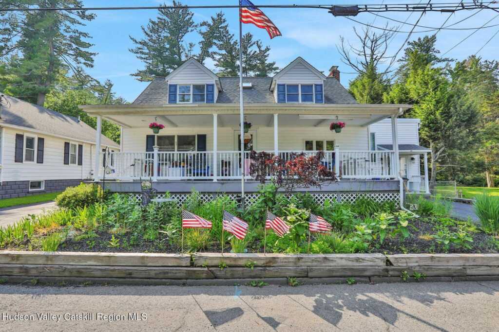 189 Fairview Avenue, Kingston, NY 12401 - Photo 2 of 23