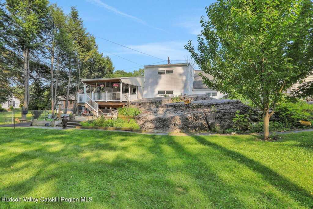 189 Fairview Avenue, Kingston, NY 12401 - Photo 4 of 23