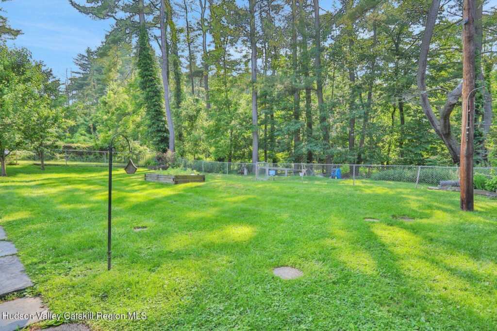 189 Fairview Avenue, Kingston, NY 12401 - Photo 7 of 23