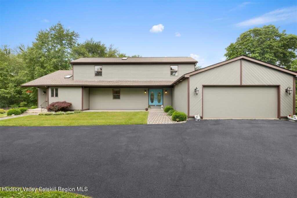 11 Brouck Ferris Boulevard, New Paltz, NY 12561 - Photo 2 of 39