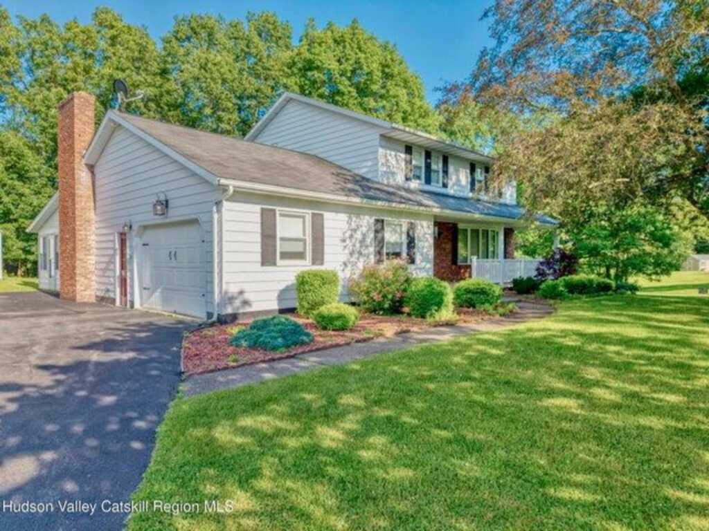 135 Hilltop Road, Saugerties, NY 12477