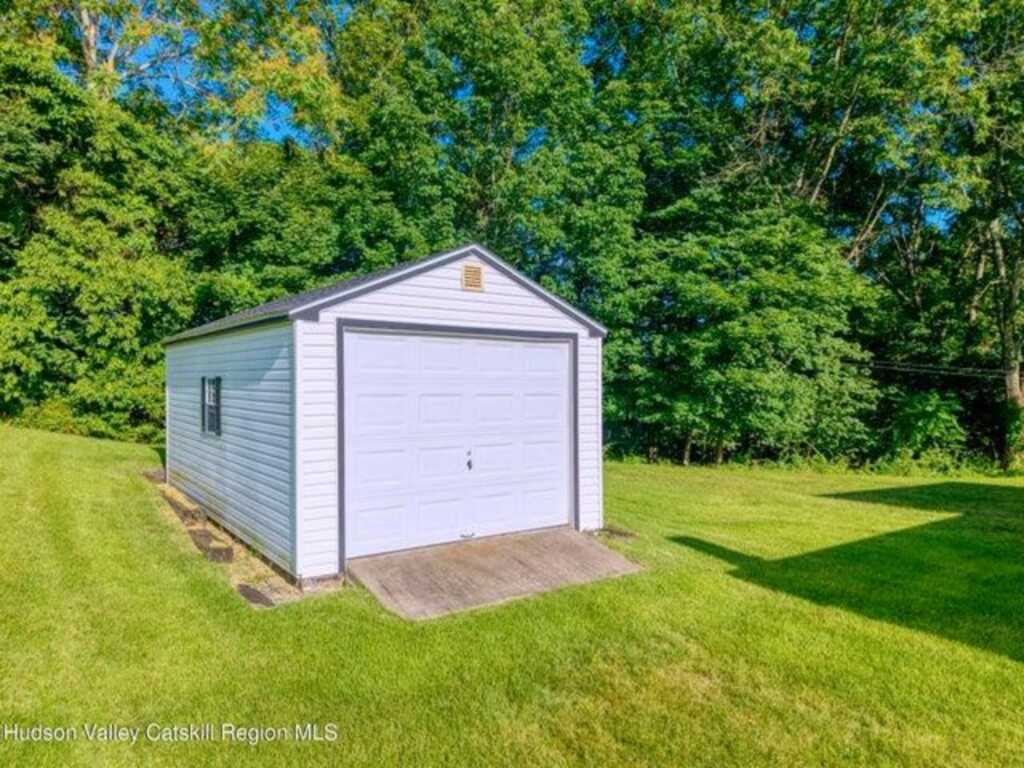 135 Hilltop Road, Saugerties, NY 12477 - Photo 41 of 48