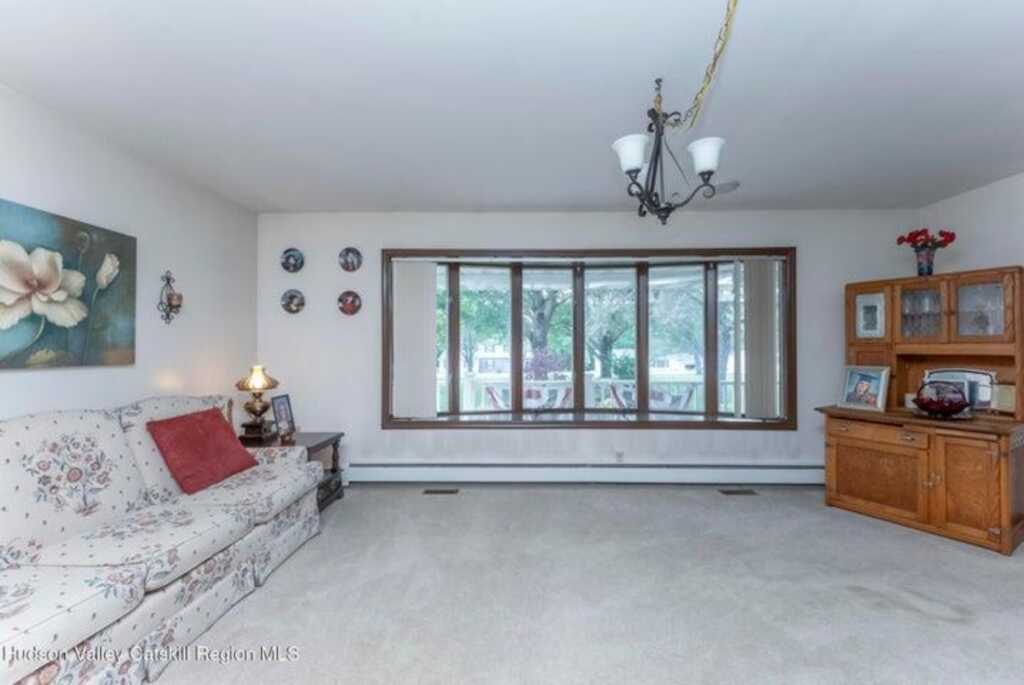 135 Hilltop Road, Saugerties, NY 12477 - Photo 9 of 48