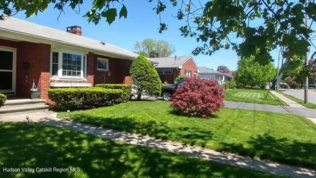 36 Finger Street, Saugerties, NY 12477