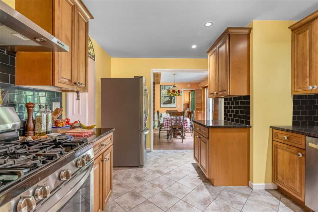 24 Normandy Court, Hurley, NY 12491 - Photo 4 of 24