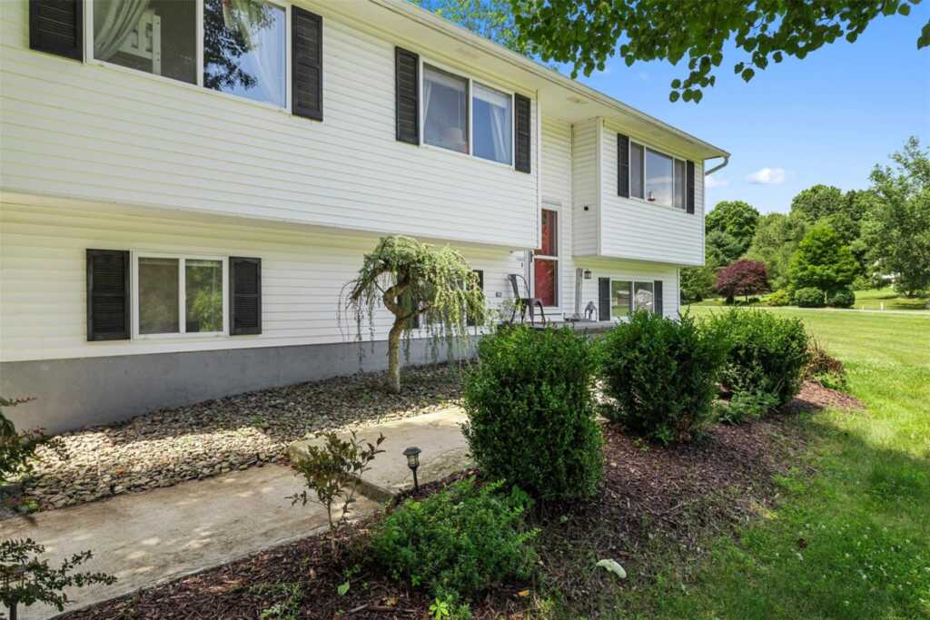 25 Terbar Loop, New Paltz, NY 12561 - Photo 3 of 32