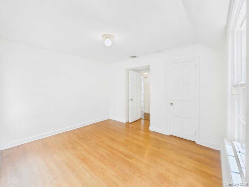 75 Lord Kitchener Road, New Rochelle, NY 10804 - Photo 28 of 47