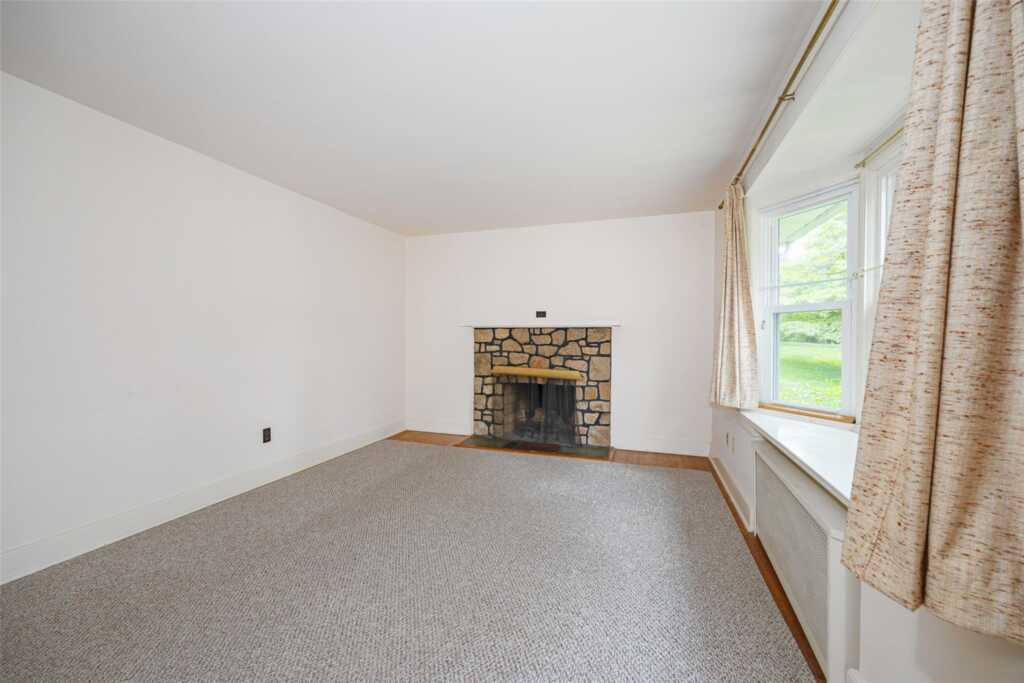 32 Oakwood Terrace, New Paltz, NY 12561 - Photo 3 of 29
