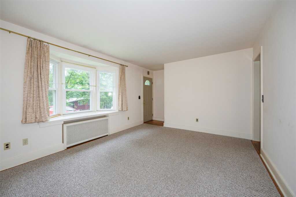 32 Oakwood Terrace, New Paltz, NY 12561 - Photo 5 of 29
