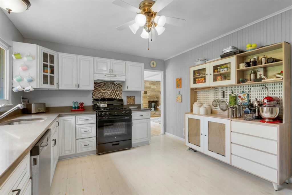 50 Puritan Drive, New Rochelle, NY 10583 - Photo 10 of 29