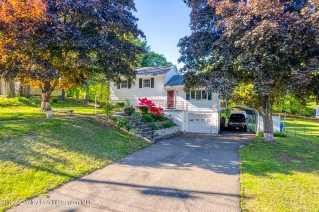 94 Tammany Street, Kingston, NY 12401 - Photo 3 of 49