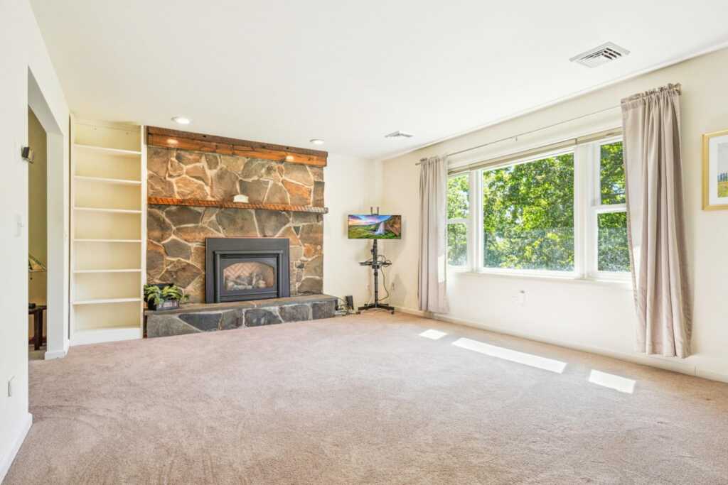 60 Gallis Hill, Kingston, NY 12401 - Photo 4 of 30