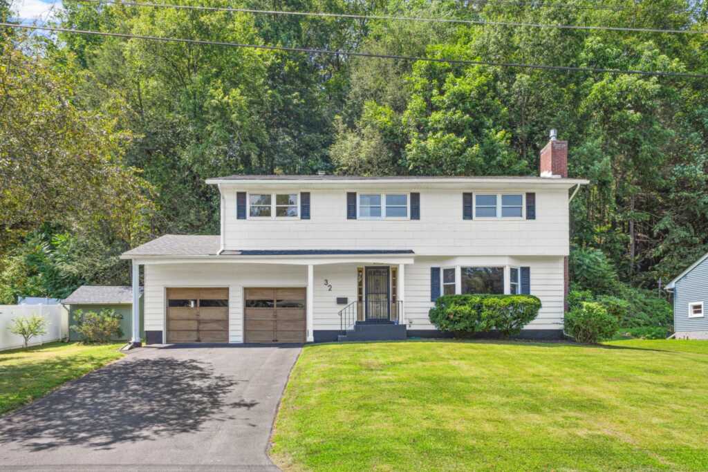 32 Redwood Road, Saugerties, NY 12477