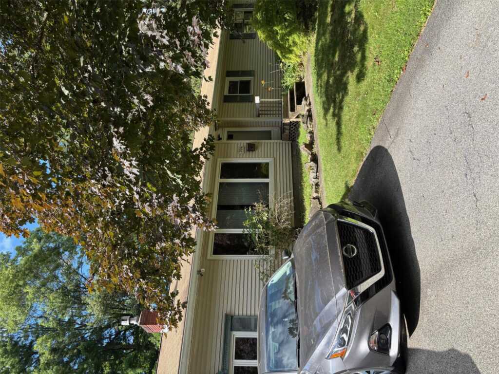 20 Manor Road, Rhinebeck, NY 12572 - Photo 3 of 23