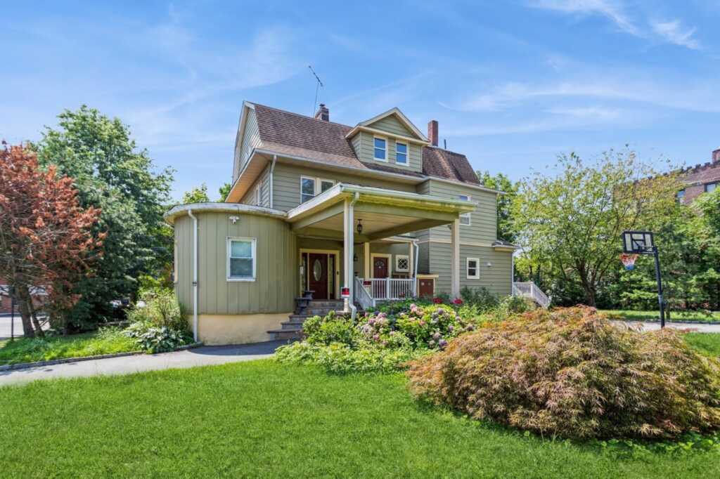 24 Kress Avenue, New Rochelle, NY 10801 - Photo 1 of 44