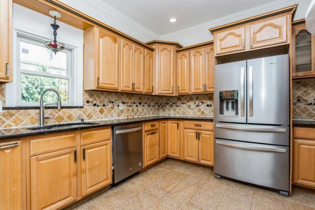 24 Kress Avenue, New Rochelle, NY 10801 - Photo 18 of 44