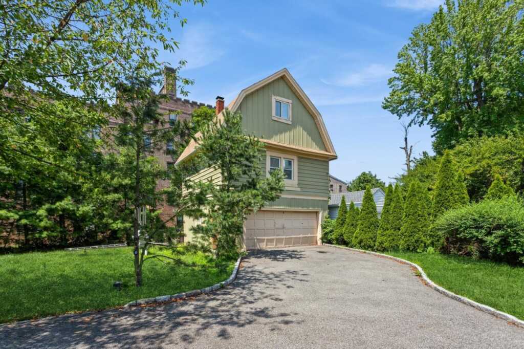 24 Kress Avenue, New Rochelle, NY 10801 - Photo 33 of 44