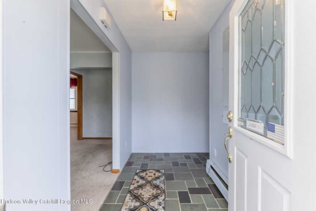 2 Dewitt Drive, Saugerties, NY 12477 - Photo 4 of 50