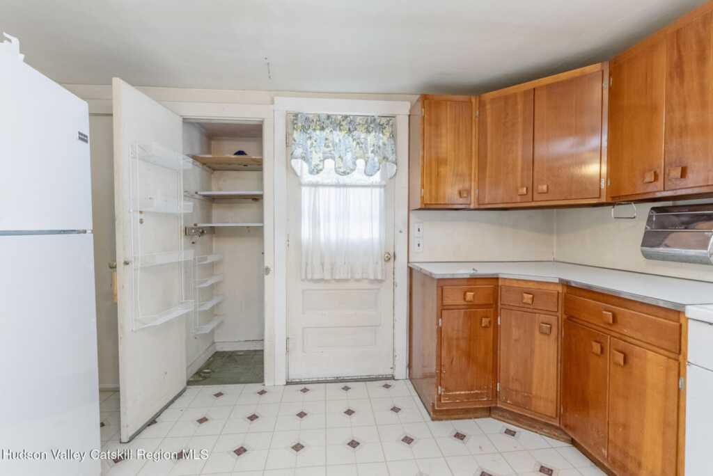 130 Wrentham Street, Kingston, NY 12401 - Photo 10 of 34