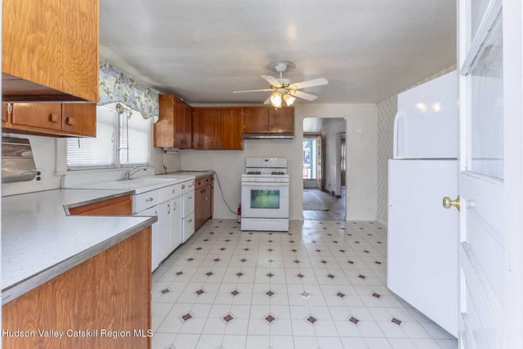 130 Wrentham Street, Kingston, NY 12401 - Photo 11 of 34