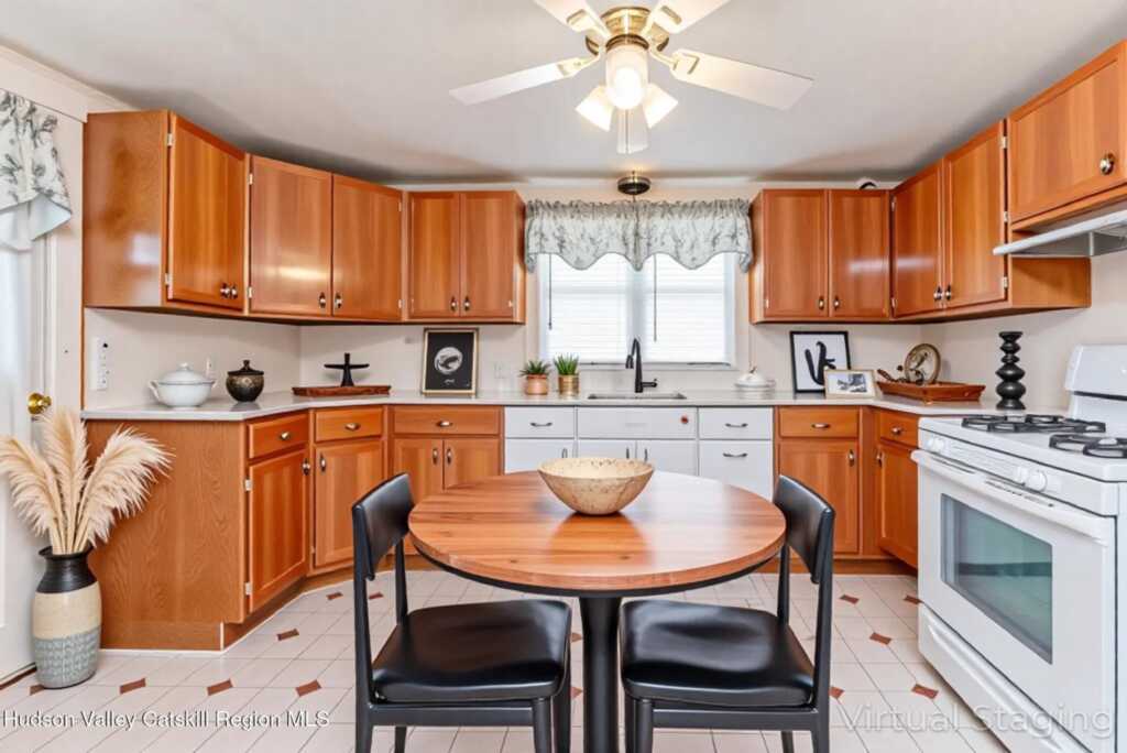 130 Wrentham Street, Kingston, NY 12401 - Photo 5 of 34