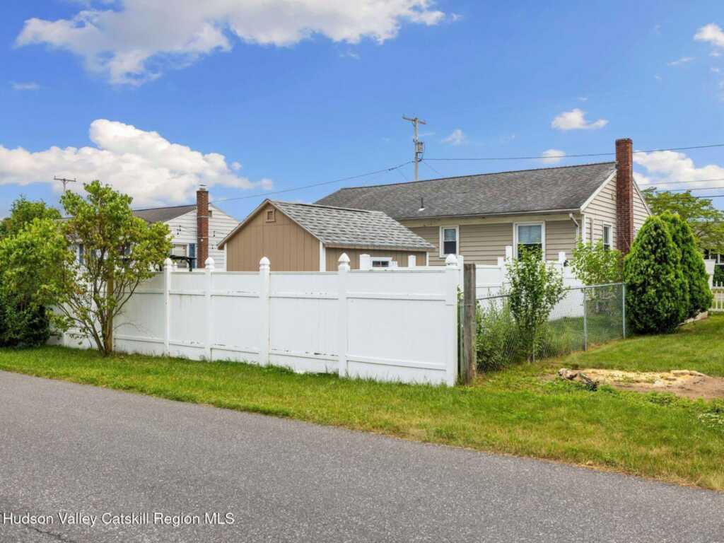 35 Amsterdam Avenue, Kingston, NY 12401 - Photo 30 of 31
