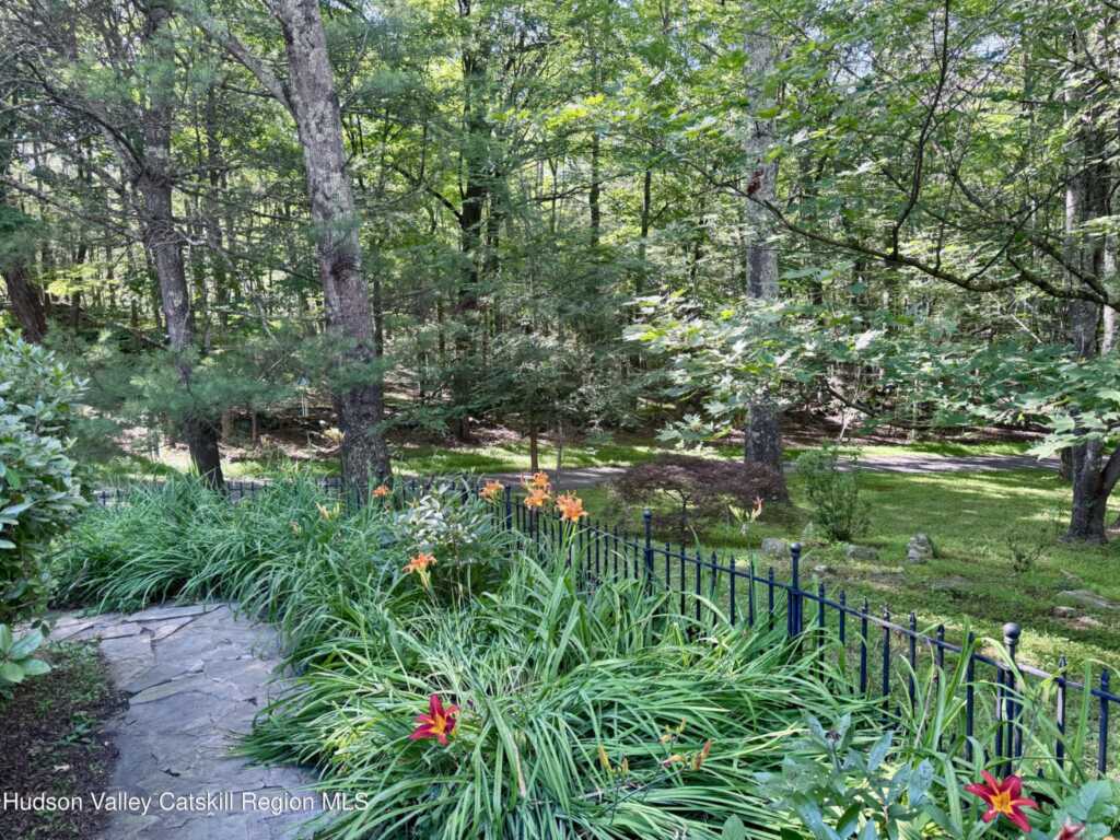1521 Glasco Turnpike, Saugerties, NY 12477 - Photo 23 of 30