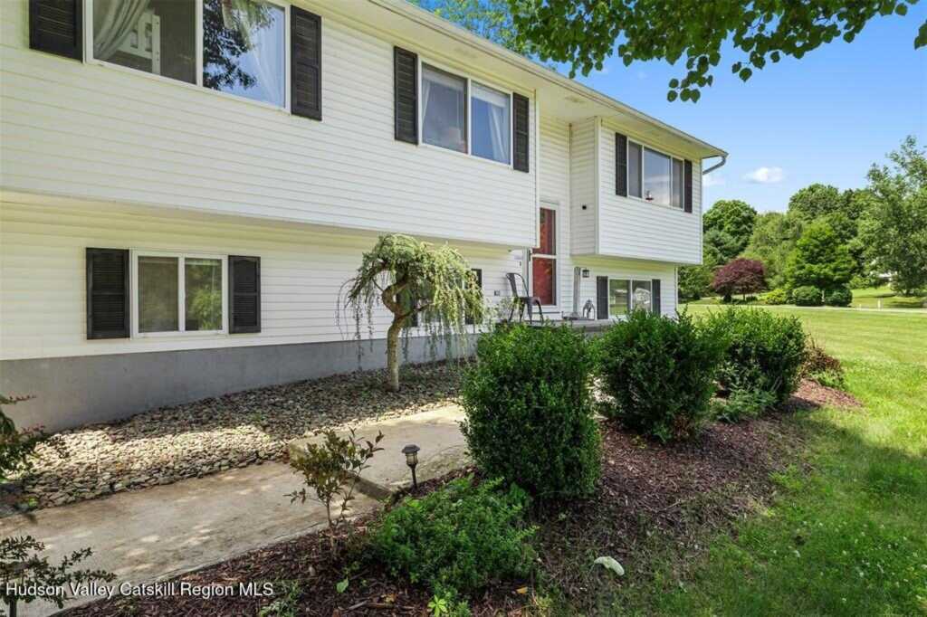 25 Terbar Loop, New Paltz, NY 12561 - Photo 3 of 32