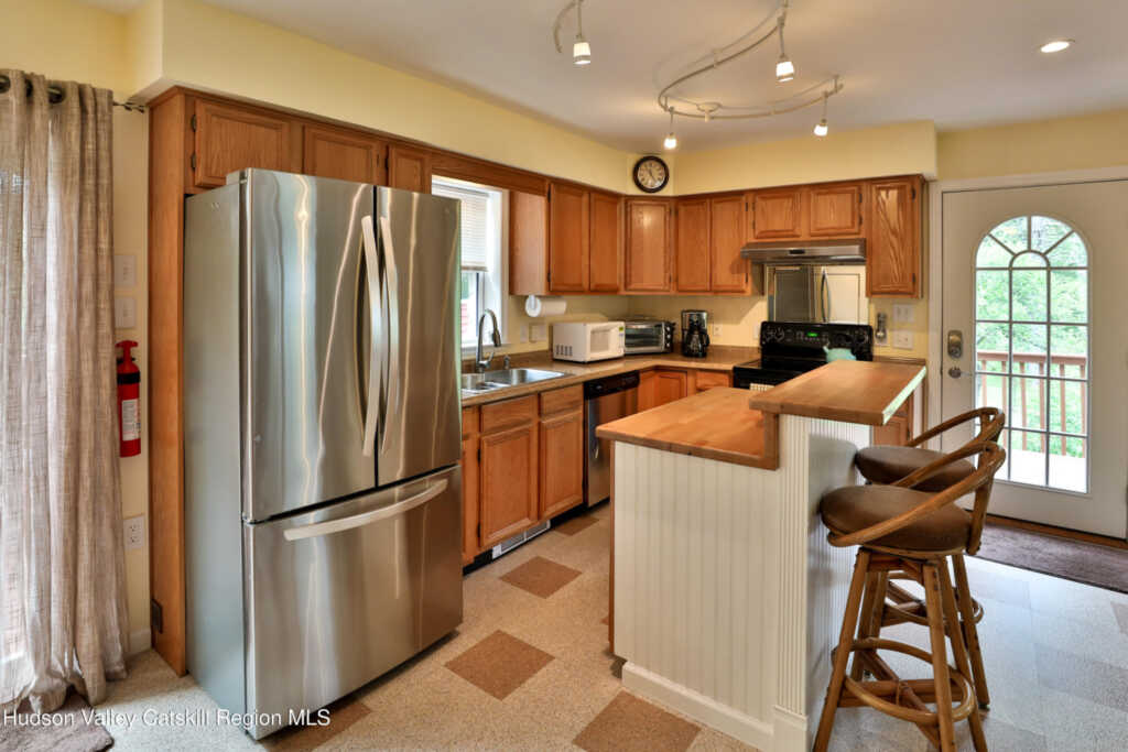 68 Garfield Road, Phoenicia, NY 12464 - Photo 2 of 43