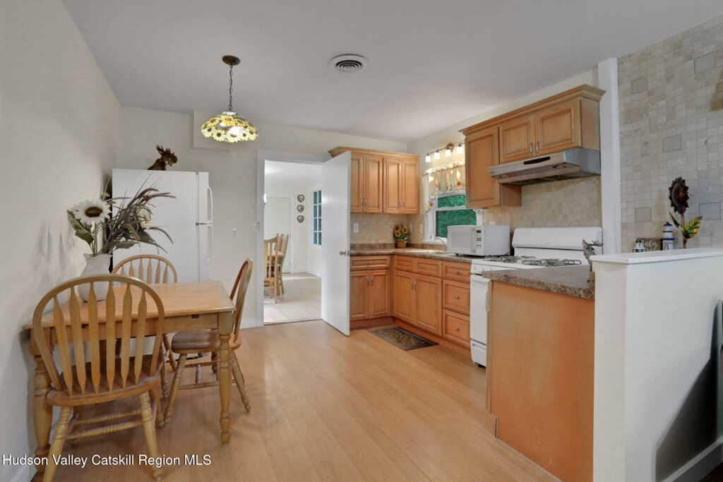 1055 Route 212, Saugerties, NY 12477 - Photo 3 of 21