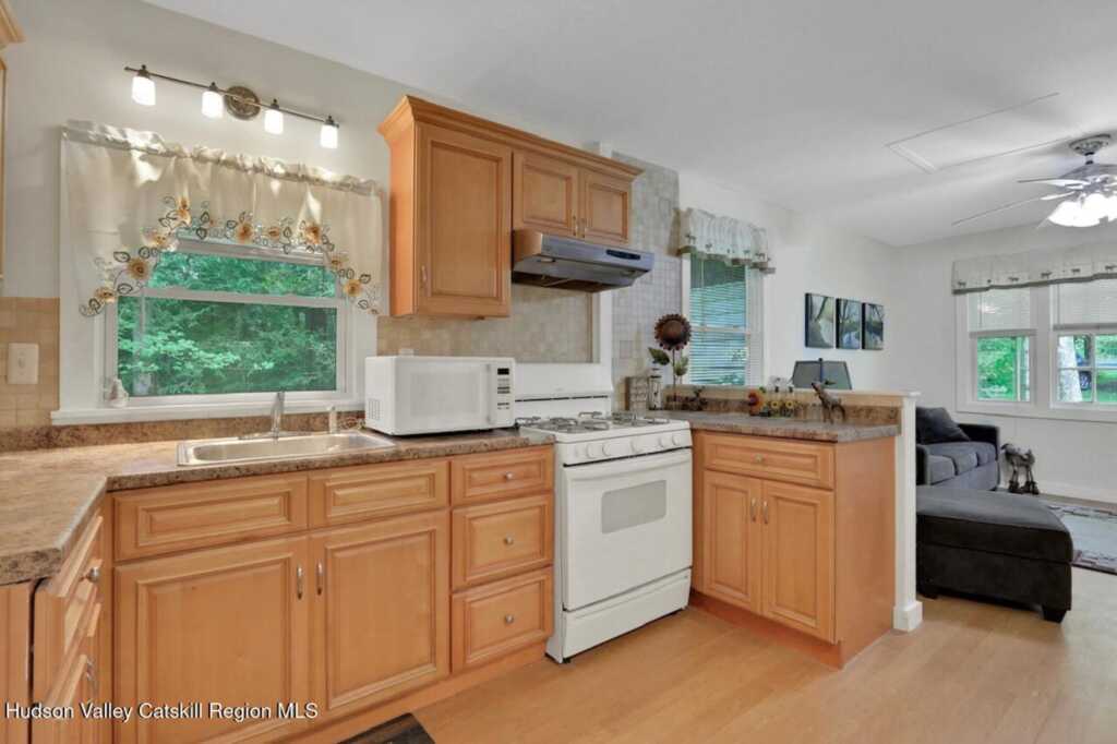 1055 Route 212, Saugerties, NY 12477 - Photo 6 of 21