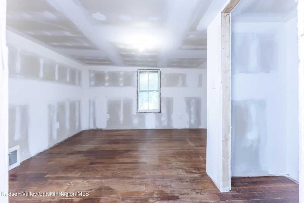 28 Tietjen Avenue, Kingston, NY 12401 - Photo 27 of 44