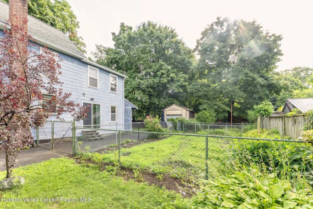 28 Tietjen Avenue, Kingston, NY 12401 - Photo 5 of 44