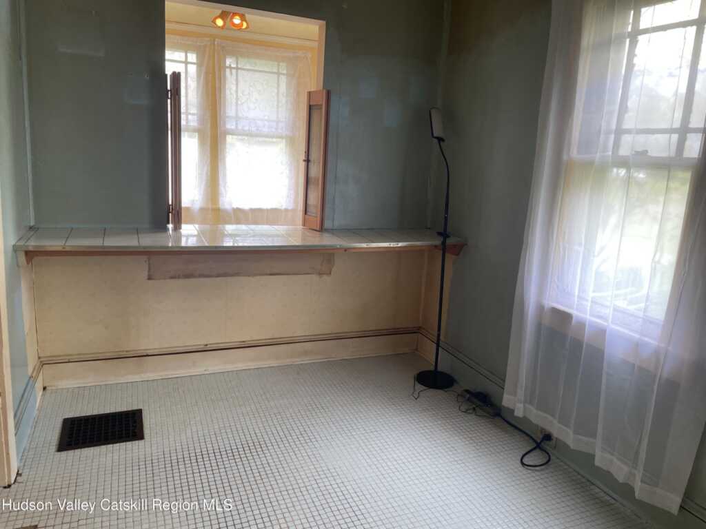 95 Yarmouth Street, Kingston, NY 12401 - Photo 13 of 40