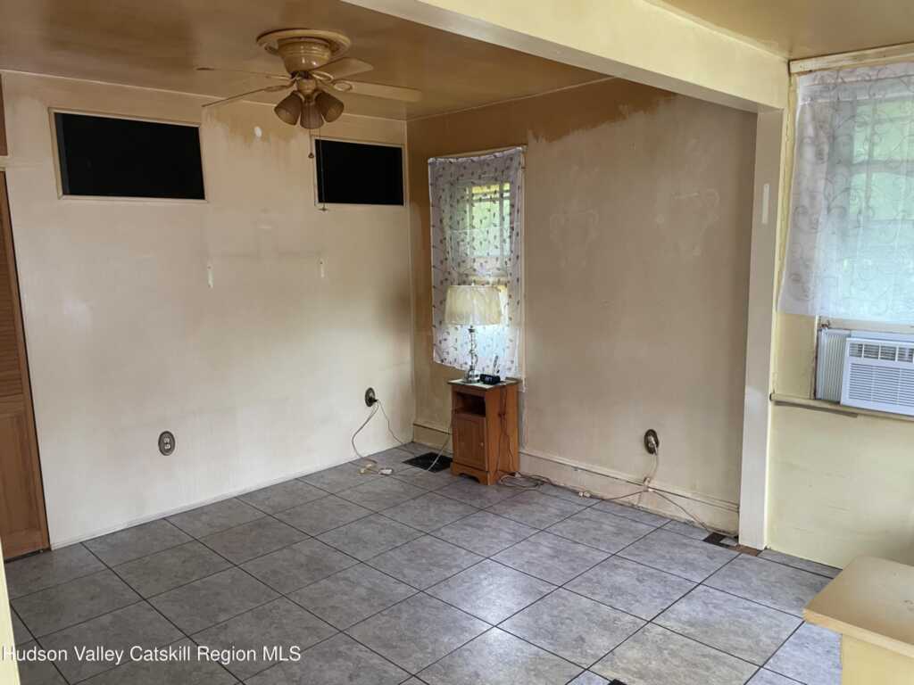 95 Yarmouth Street, Kingston, NY 12401 - Photo 4 of 40
