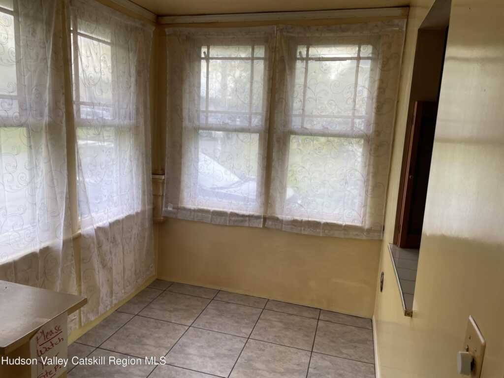 95 Yarmouth Street, Kingston, NY 12401 - Photo 6 of 40
