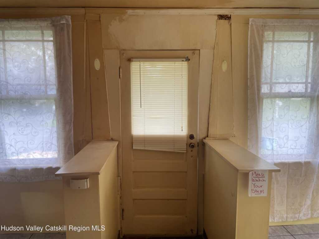 95 Yarmouth Street, Kingston, NY 12401 - Photo 8 of 40