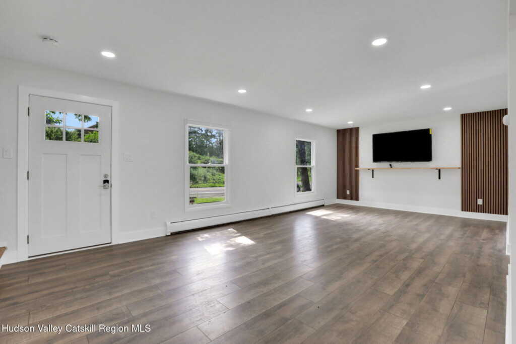 4179 Route 9w, Saugerties, NY 12477 - Photo 4 of 23